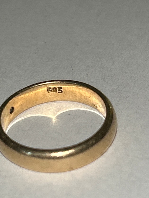 POL-WI: Polizei sucht die Eigentümerin von Goldring