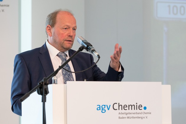 Vorstand der Chemie-Arbeitgeber in Baden-Württemberg neu gewählt: Europäische Integration ist auch für die chemische und pharmazeutische Industrie Erfolgsfaktor / Personalien