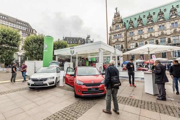 SKODA treibt EuroEyes Cyclassics Hamburg als Hauptsponsor und Fahrzeugpartner an (FOTO)