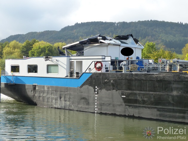 WSPA-RP: Tankschubverband kollidiert mit der Straßenbrücke in Schweich