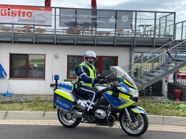 POL-OH: Motorradkontrollen im Vogelsberg und in der Rhön: &quot;Du hast es in der Hand - Überlasse nichts dem Unfall!&quot;