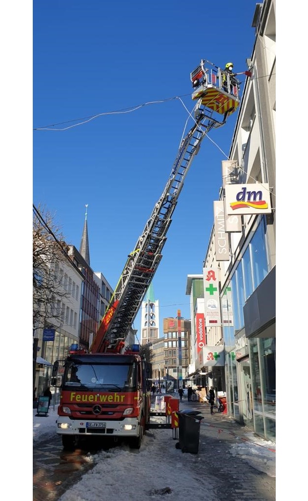 FW-GE: Feuerwehr Gelsenkirchen zieht Bilanz nach der Winterwoche / Das für die nächsten Tage angesagte Tauwetter sorgt weiterhin für Gefahrenquellen in Gelsenkirchen