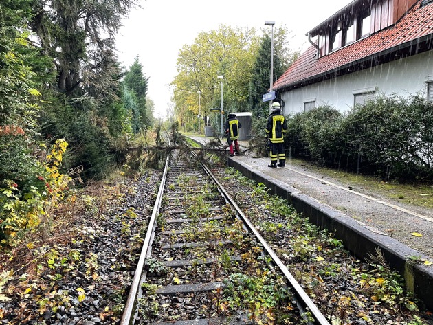 FW-DO: 22.10.2021 - UNWETTERBILANZ Sturmtief Ignatz hält Feuerwehr in Atem