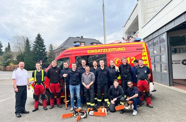 FW-WRN: Erfolgreicher Motorsägenlehrgang der Freiwilligen Feuerwehr Werne