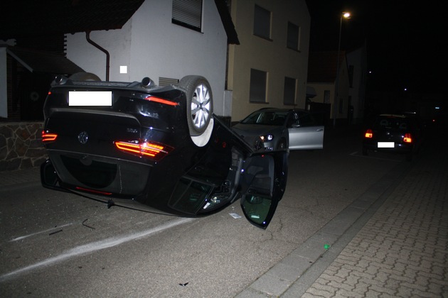 POL-PDLU: (Schifferstadt) Schadensträchtiger Unfall mit zwei Fahrzeugen und einem Haus
