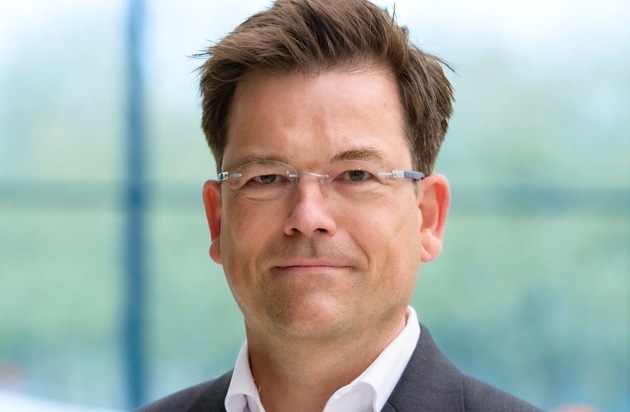 ADKA Bundesverband Deutscher Krankenhausapotheker: ADKA wählt neues Präsidium / Dr. Schnurrer für zwei Jahre an der Verbandsspitze