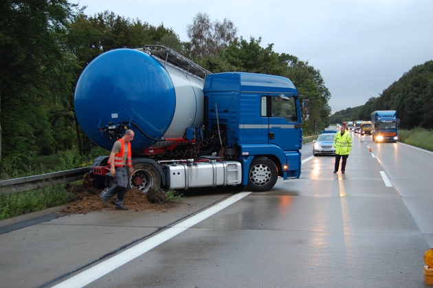 POL-HI: LKW-Unfall auf der BAB 7 mit hohem Sachschaden