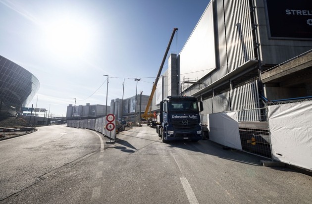 Debrunner Acifer AG: 270 t Stahlträger stützen SBB-Tunnel am Flughafen Zürich