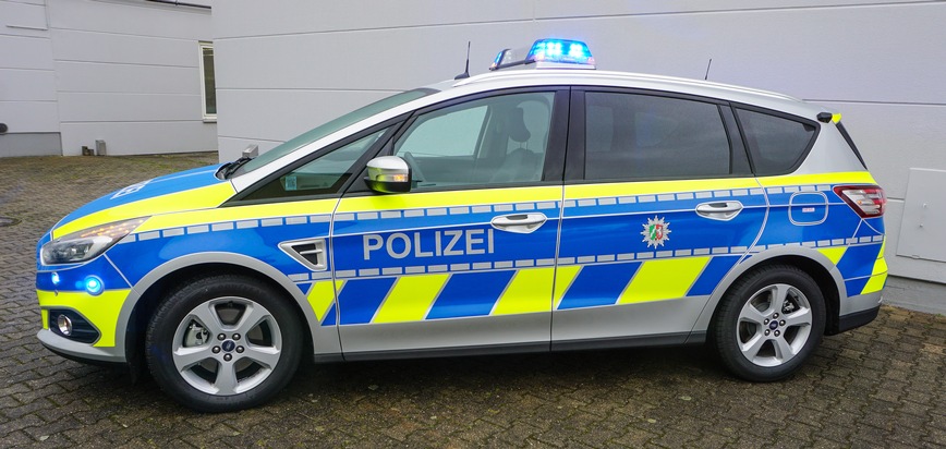 Polizei in Nordrhein-Westfalen fährt zukünftig Ford S-MAX Funkstreifenwagen