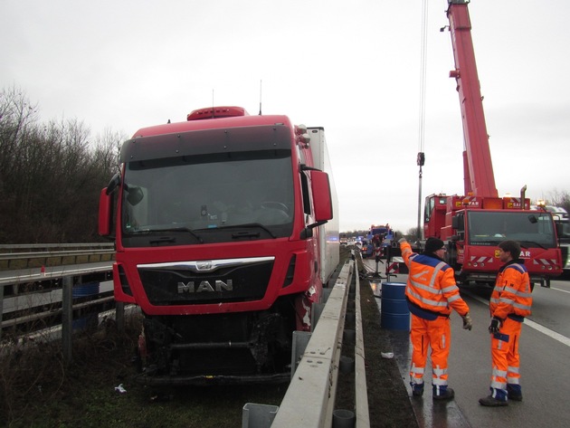 POL-VDMZ: Lkw-Unfall am Alzeyer Kreuz