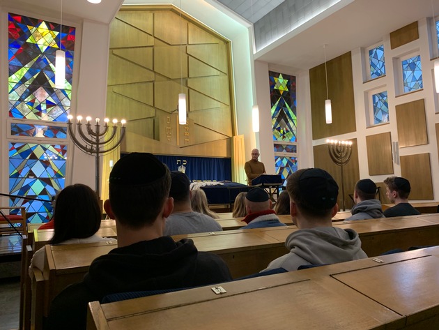 POL-MS: &quot;Resilienz gegen Antisemitismus&quot; - Komissaranwärterinnen und -anwärter besuchen die jüdische Synagoge