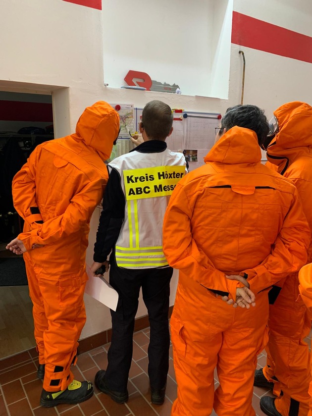 FW Beverungen: Erfolgreiche CBRN-Sonderausbildung in Beverungen / Einsatzkräfte schließen erstmals durchgeführten Lehrgang im Kreis Höxter ab