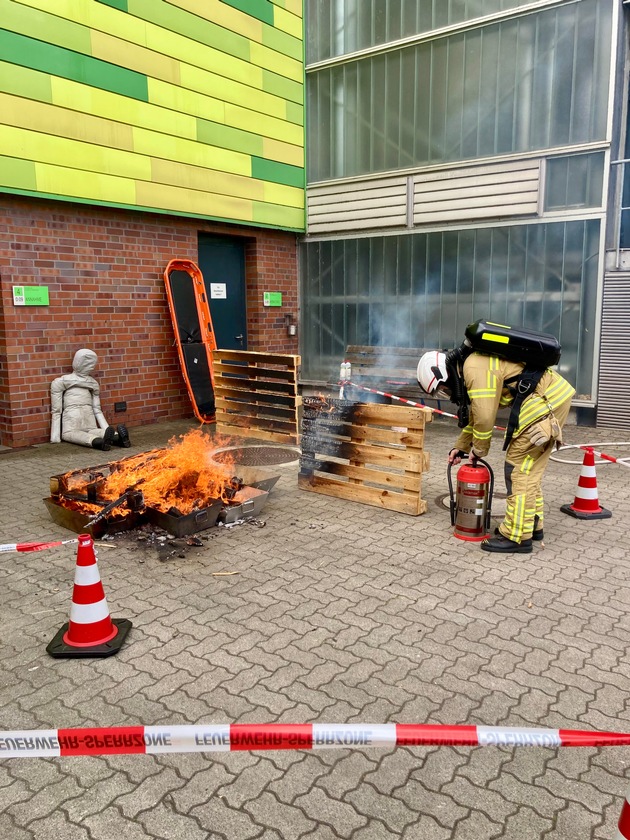 FW Ratingen: Mit Haltung und Herz - Brandamtsrat Jan Neumann verabschiedet sich in den Ruhestand