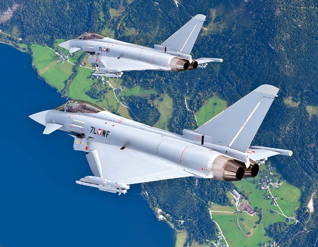Eurofighter sichern Luftraum während des Weltwirtschaftsforums 2015 in Davos
