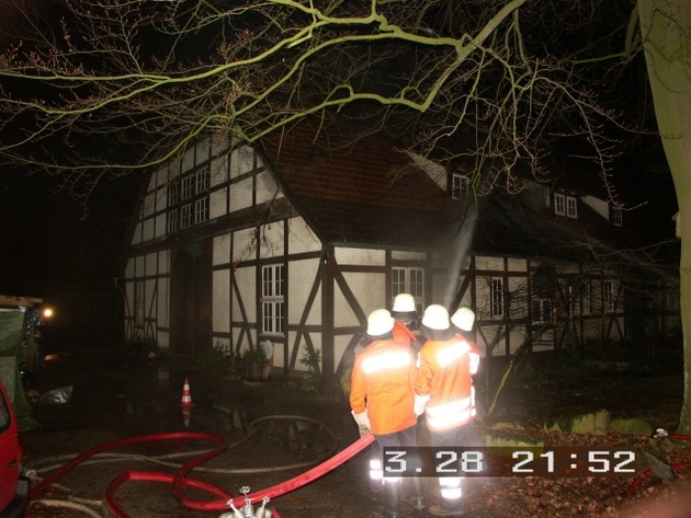 POL-NI: Brand eines Fachwerkhauses - Bilder im Download -