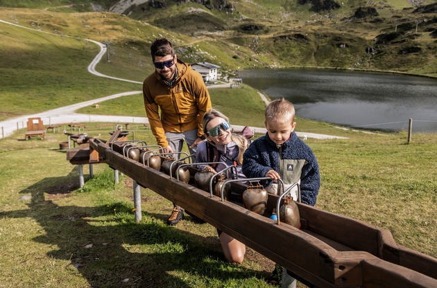 Zwischen Gipfeln und Wasserfall: Familienwanderungen in Obertauern – Großes Bergfest am 22. August