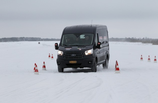Ford-Werke GmbH: Neuer Ford Transit Connect und neuer Ford Transit gewinnen den Arctic Van Test 2014