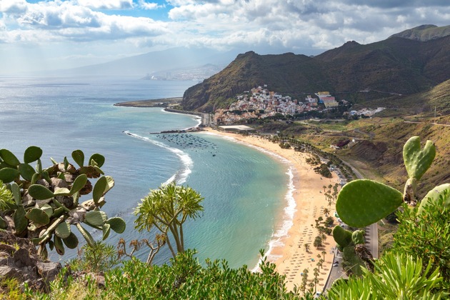 Aktuelle Pressemeldung: Ab sofort buchbar: AIDAprima mit neuen Winterkreuzfahrten 2026/2027 ab Kiel und zu den Kanarischen Inseln