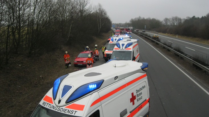POL-WL: Scharmbeck - Schwerer Verkehrsunfall auf der A 39