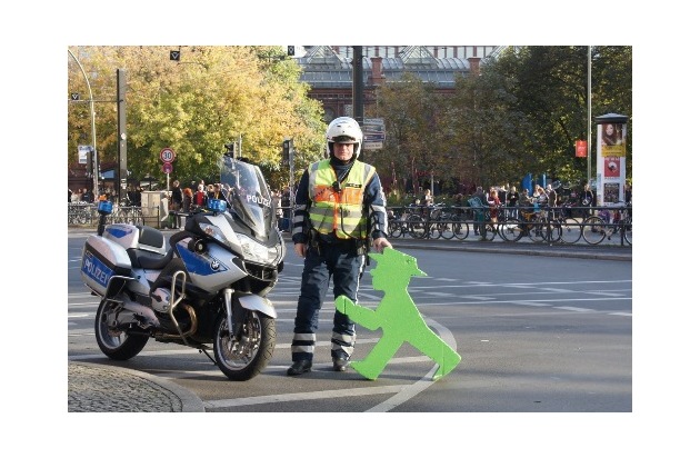 Pressetermin: Am 13. Oktober ist Ampelmann-Tag – Start der Aktion „Ampelmann hilft“ um 13 Uhr am Hackeschen Markt