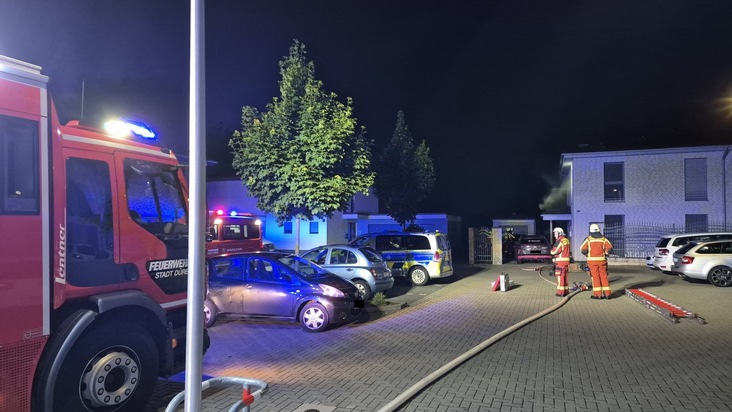 FW D&uuml;ren: Feuer in Einfamilienhaus - F&uuml;nf Personen unverletzt gerettet