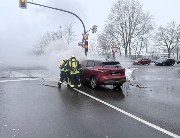 FW-ROW: Nissan ger&auml;t in Brand