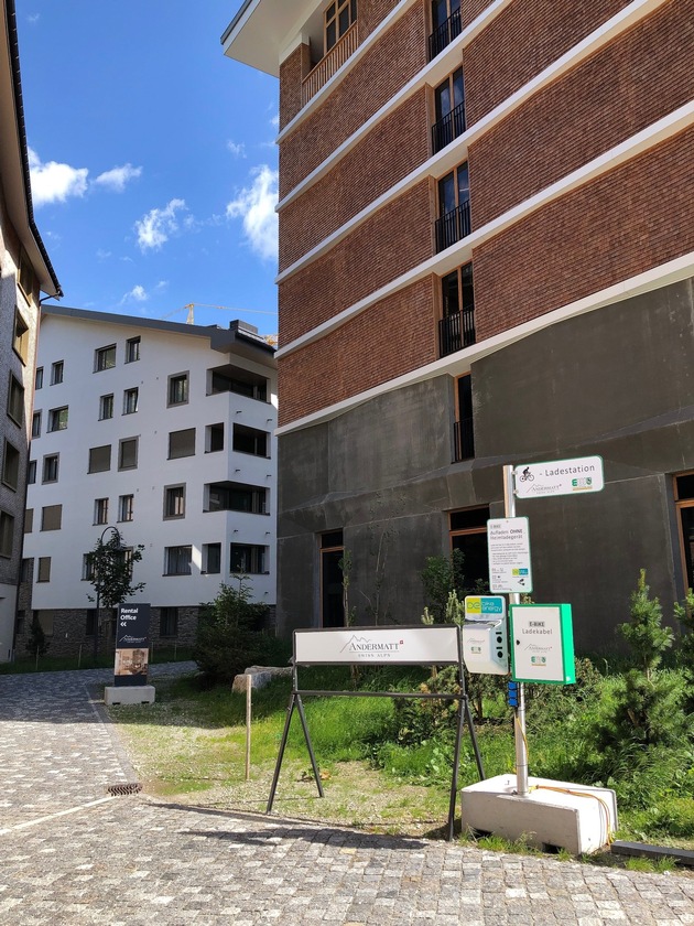 Medienmitteilung - E-Bike-Ladestation auf der Piazza Gottardo in Andermatt Reuss