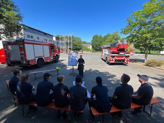 FW-Velbert: Feuerwehr übt auf Nevigeser Dom