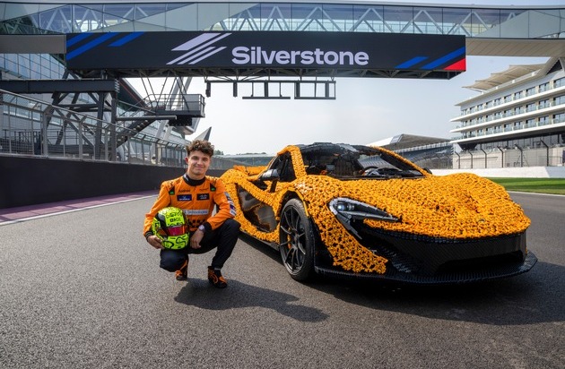 Lando Norris fährt Silverstone-Rekord im McLaren P1 Supersportwagen komplett aus LEGO Steinen