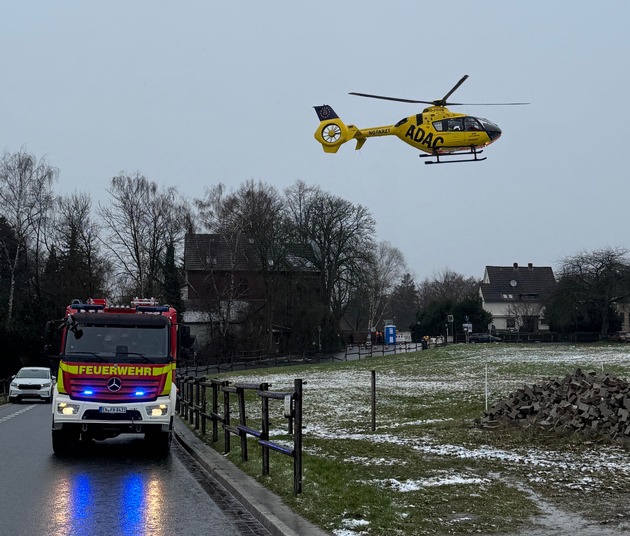 FW-EN: Feuerwehrmann rettete eigenen Jungen aus hilfloser Lage: Feuerwehr rettet 5- j&auml;hrigen aus Plastikteil - 19- j&auml;hrige Reiterin ebenfalls von Feuerwehr und Rettungsdienst gerettet