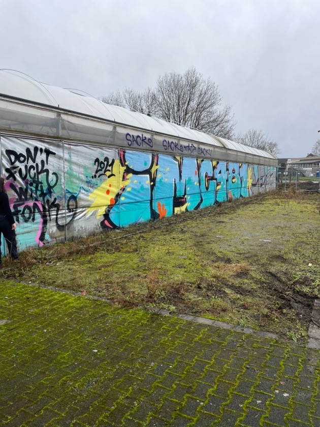POL-MS: Gewächshaus mit Graffiti beschmiert - 20.000 Euro Schaden - Zeugen gesucht