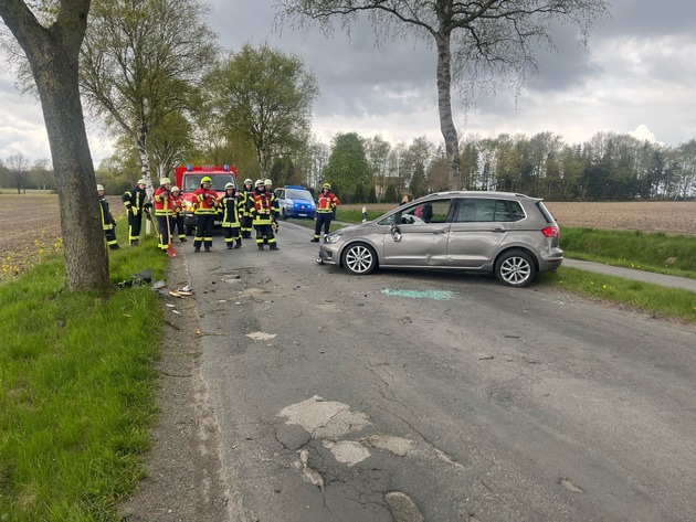 POL-STD: 61-jährige Autofahrerin zwischen Bargstedt und Doosthof bei Unfall leicht verletzt