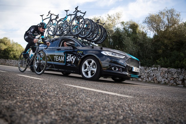 Ford: Exklusiv-Lieferant von Pkw und Transportern für die britische Radrennsport-Mannschaft &quot;Team Sky&quot;