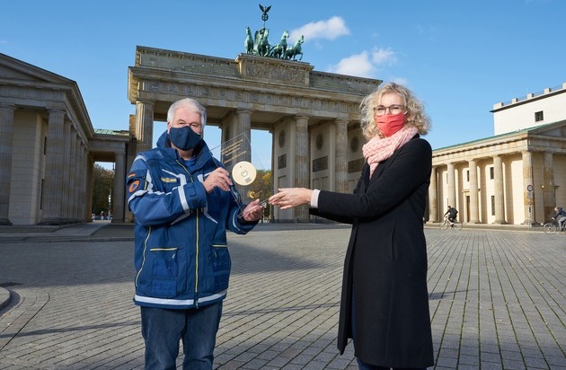 Rauchmelder retten Leben: 20 Jahre "Rauchmelder retten Leben"- Bilanz einer Erfolgsgeschichte zum Rauchmeldertag am 13. November / Initiative appelliert an Eigentümer, die Rauchmelderpflicht umzusetzen