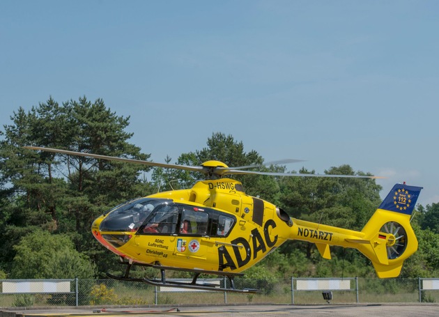 Jubiläum in Neustrelitz: 25 Jahre Luftrettung / Seit 1. Juli 1996 starten in Neustrelitz Hubschrauber zu lebensrettenden Einsätzen / &quot;Christoph 48&quot; der ADAC Luftrettung wird täglich mehrmals alarmiert