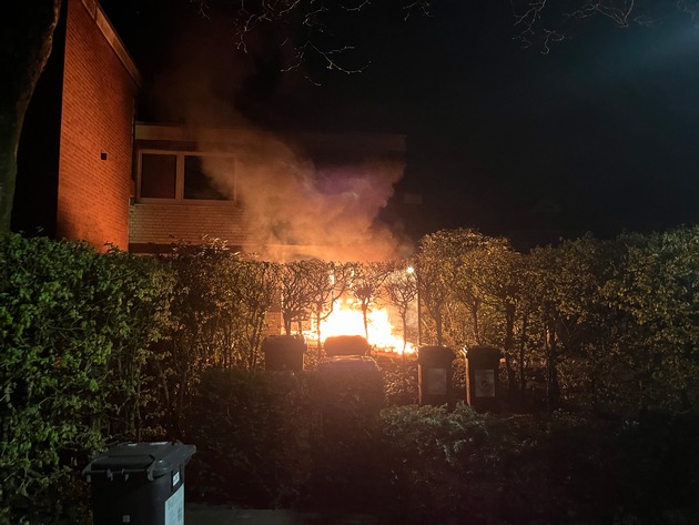 POL-STD: Brand auf Terrasse eines Stader Mehrfamilienhauses, Altmetalldiebe in Wiepenkathen, Einbrecher in Stader Restaurant in der Innenstadt