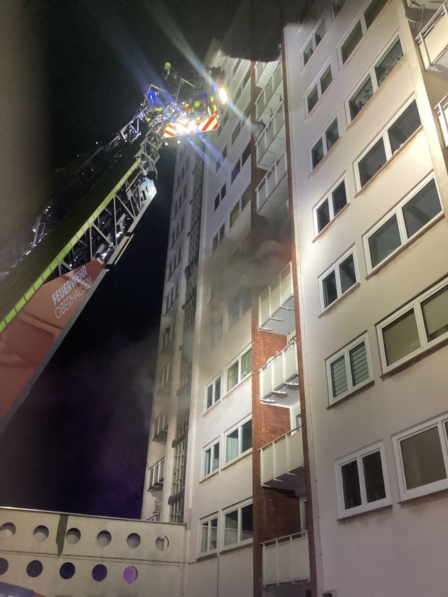 FW-OB: Ausgedehnter Küchenbrand im Hochhaus