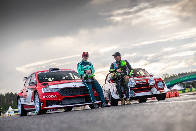 Früherer FIA Rallye-Weltmeister Petter Solberg und sein Sohn Oliver testen den legendären Škoda 200 RS