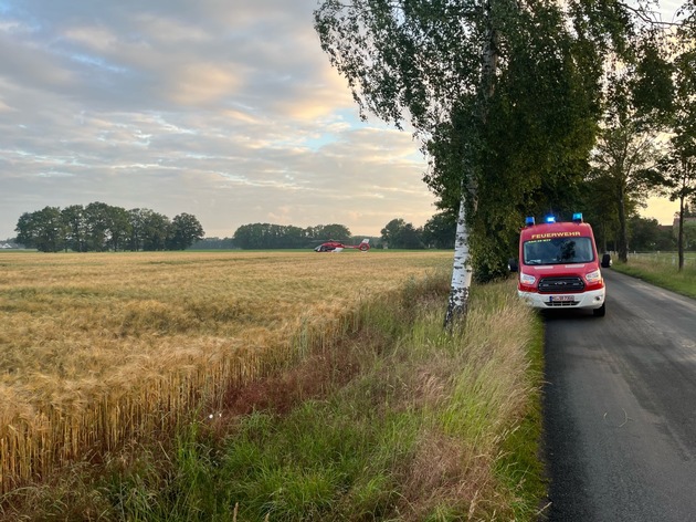 POL-MI: Schwerer Verkehrsunfall in Rahden OT Wehe, Weher Straße/Barler Straße Fahrer lebensgefährlich verletzt