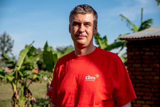 Wenn Mückenbisse blind machen / Die CBM verteilt Medikamente in armen, abgelegenen Regionen zur Bekämpfung von Flussblindheit