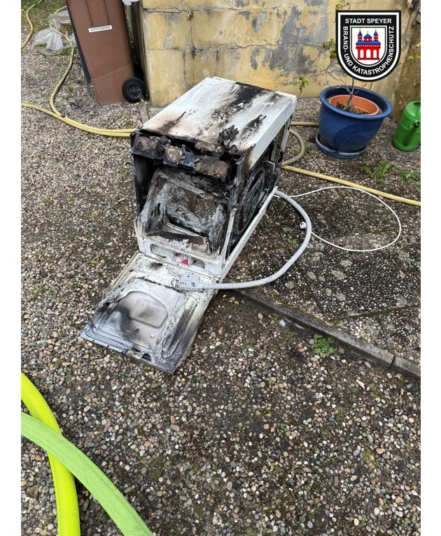 FW Speyer: Kellerbrand in Speyer am Nachmittag den 04.04.2026