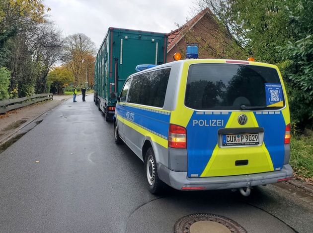 POL-CUX: Gemeinsame Pressemeldung der Polizeiinspektion Cuxhaven und des Bereichs Veterinärwesen des Landkreises Cuxhaven - Kontrolle von Tiertransporten - Behördenübergreifende Zusammenarbeit