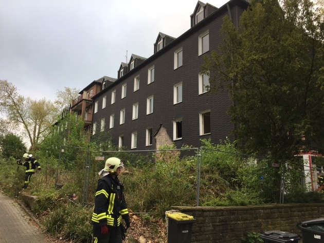 FW-GE: Feuer in leerstehendem Gebäude in der Knappschaftsstraße