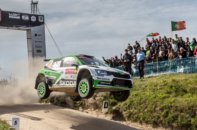 Rallye Portugal: Sieg für Pontus Tidemand und SKODA, Last-Minute-Drama für Andreas Mikkelsen (FOTO)
