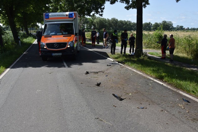 POL-STD: 27-jähriger Motorradfahrer bei Unfall in Drochtersen tödlich verletzt