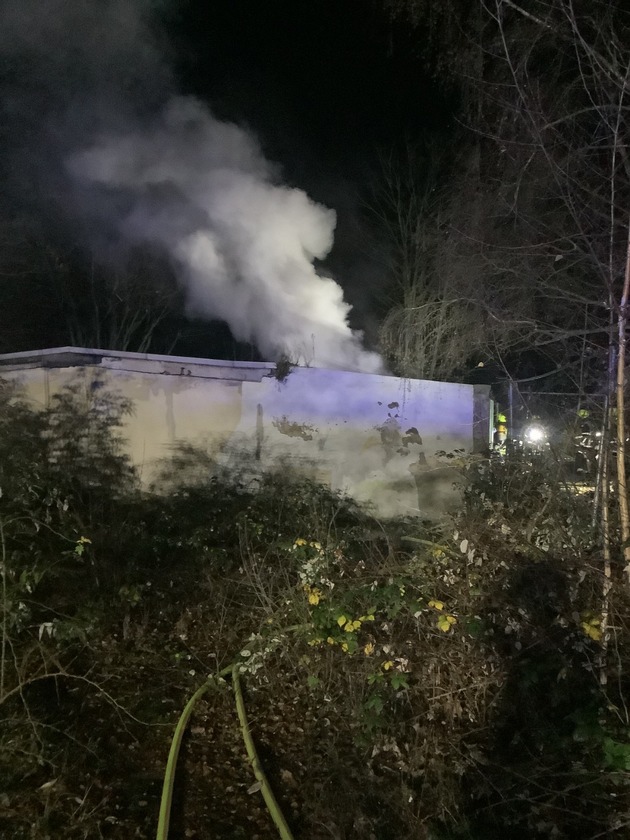 FW-OB: Brand auf der Duisburger Stra&szlig;e besch&auml;ftigt Feuerwehr