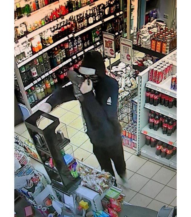 POL-NMS: 20260707-1-PDNMS-Öffentlichkeitsfahndung nach drei Überfällen auf Tankstellen in Schenefeld, Stafstedt und Hohenwestedt
