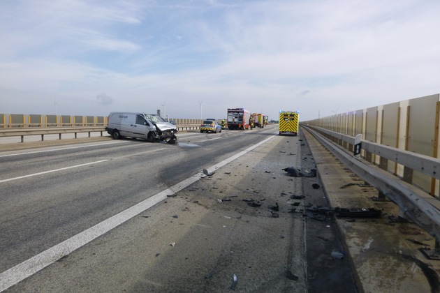 POL-VDMZ: Verkehrsunfall mit Personenschaden - Vollsperrung BAB61