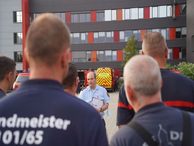 FW Dresden: Rückkehr der Feuerwehrbereitschaft Dresden aus dem Katastrophengebiet in Rheinland-Pfalz