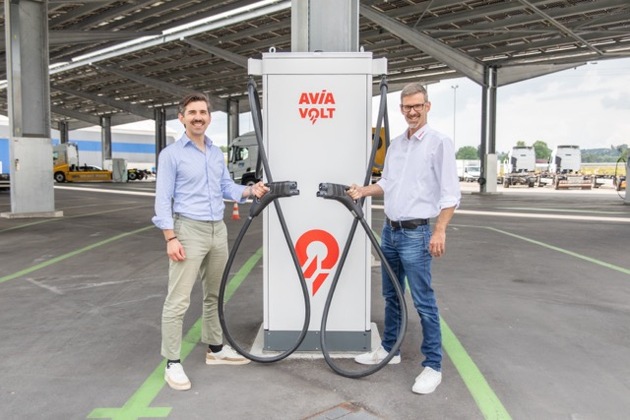 AVIA VOLT s&apos;associe à ABB et Etrel pour poursuivre l&apos;électrification du trafic routier suisse